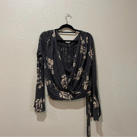 FREE PEOPLE Fiona Wrap Blouse Brown Bohemian Floral Pleated Size Medium - Picture 9 of 9